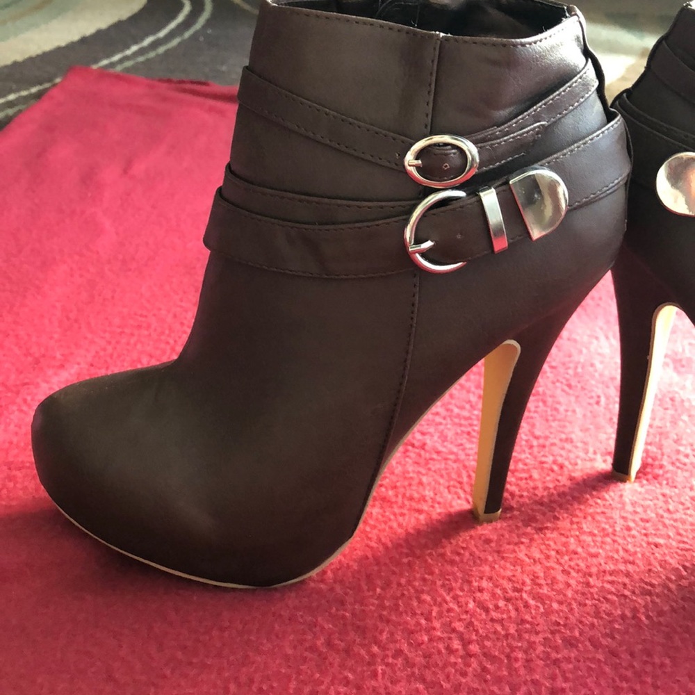New Sexy brown booties